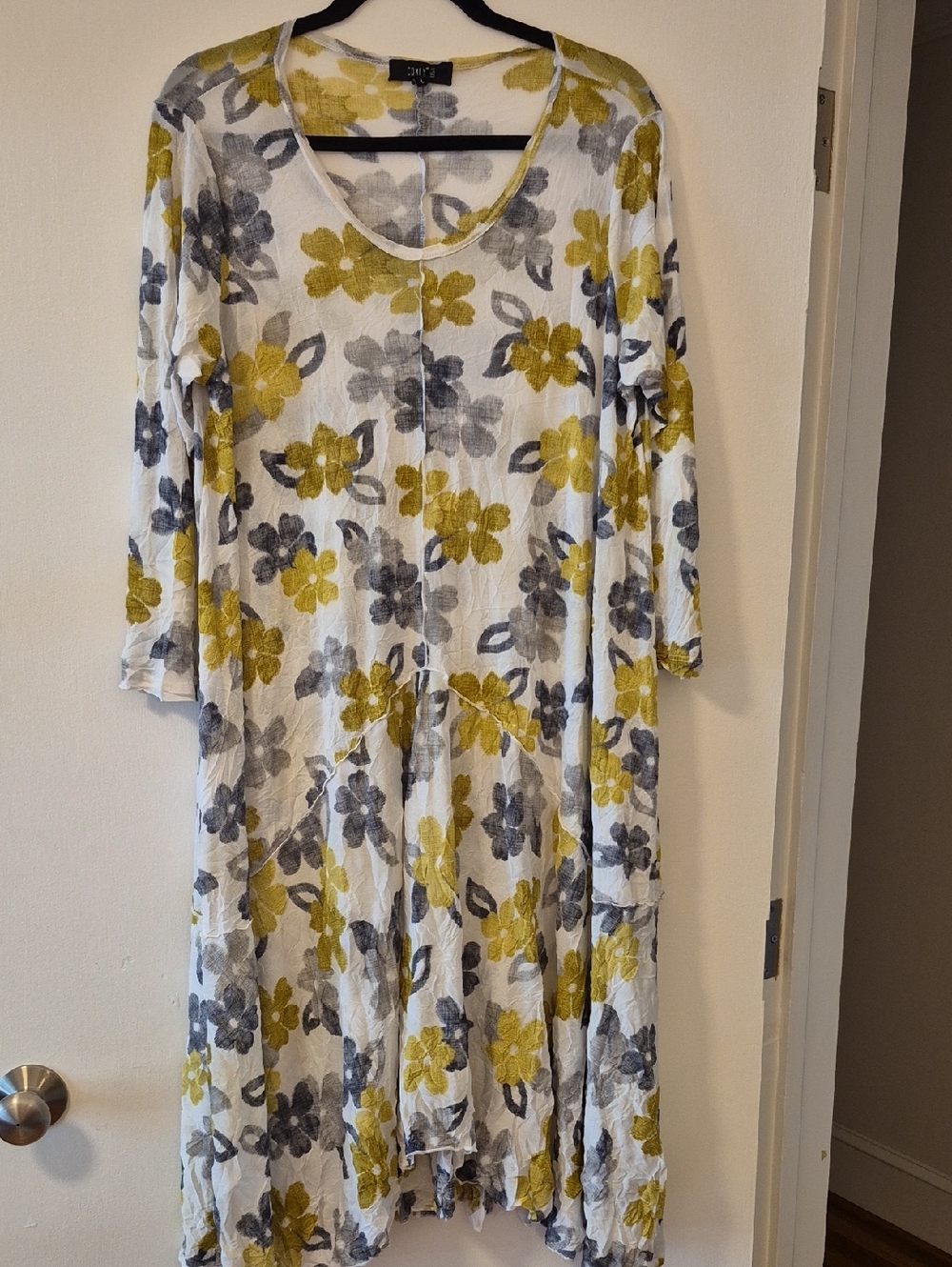 Comfy USA Women's Floral Crinkle Mesh Sharkbite Dress - Size Large
